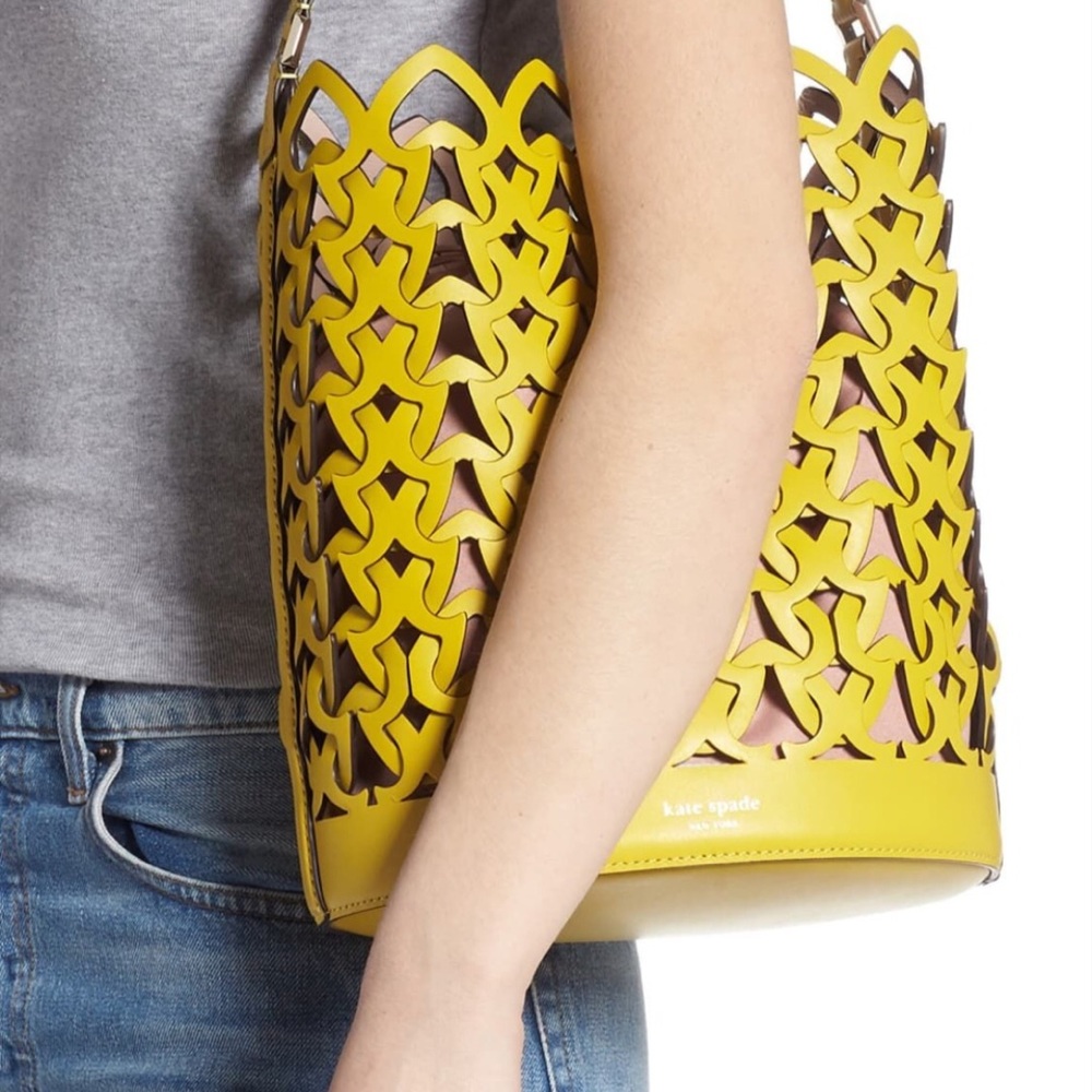 kate spade Dorie medium bucket bag in chartreuse - Picture 4 of 9